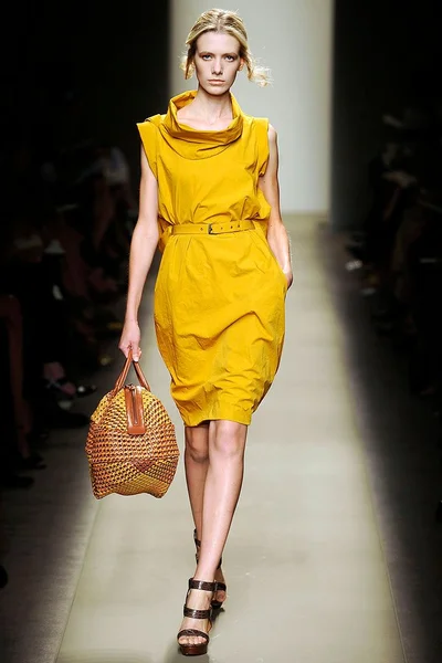 Look 9